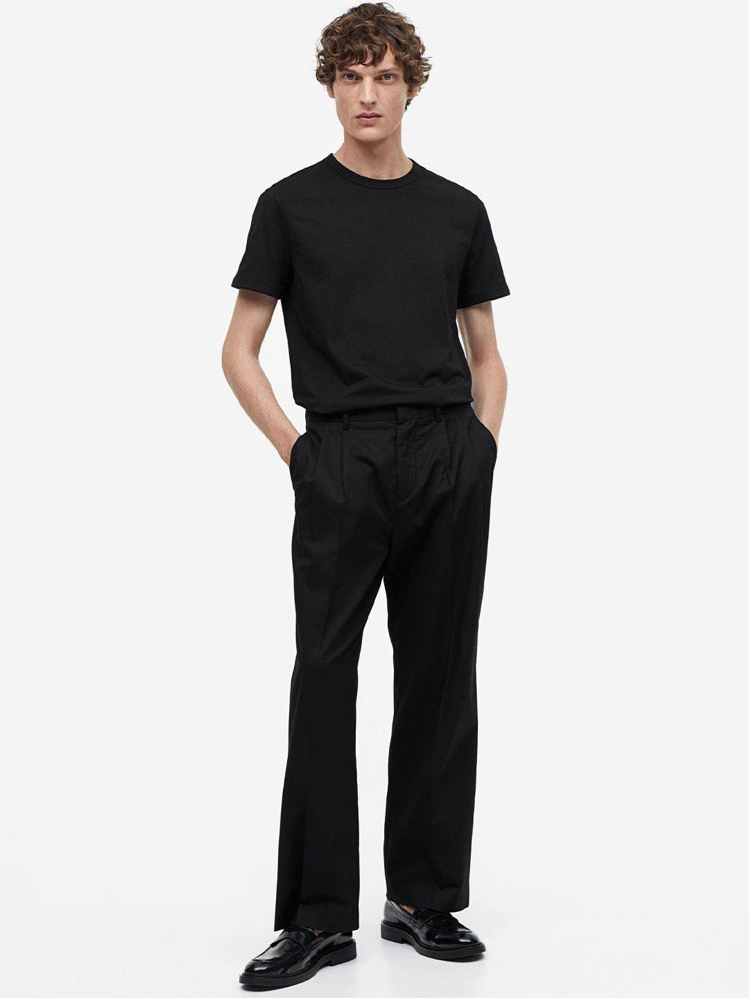 Men's Solid Black Regular T-shirt - URBANICE