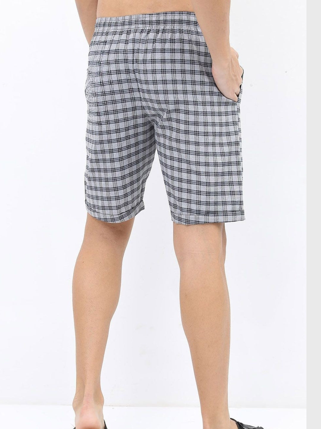 Men's Solid Grey Checked Shorts