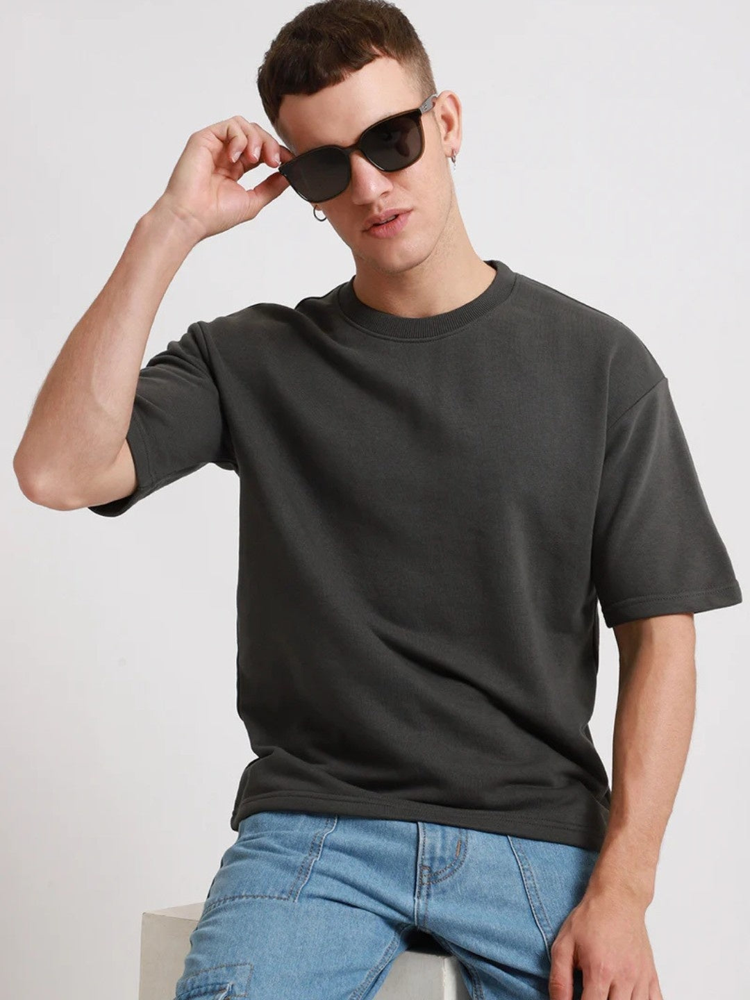 Men's Dark Grey Oversized T-Shirt with Drop Shoulder