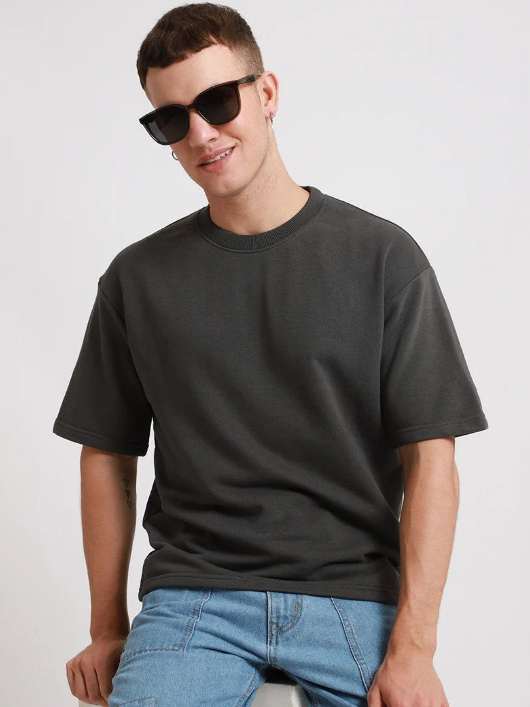 Men's Dark Grey Oversized T-Shirt with Drop Shoulder