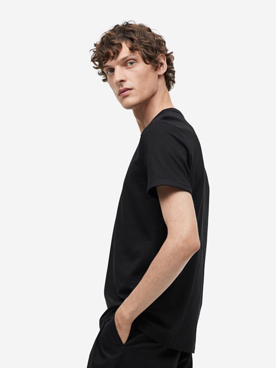 Men's Basic Black Regular T-shirt - URBANICE