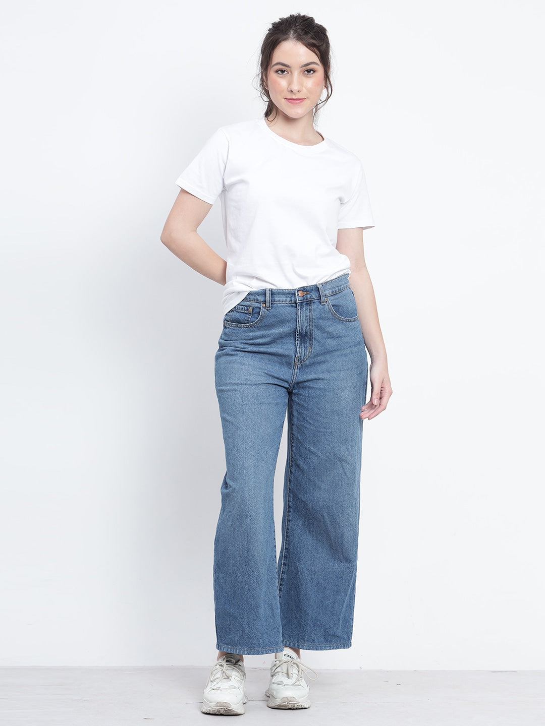 Basic White Regular Women T-shirt - URBANICE